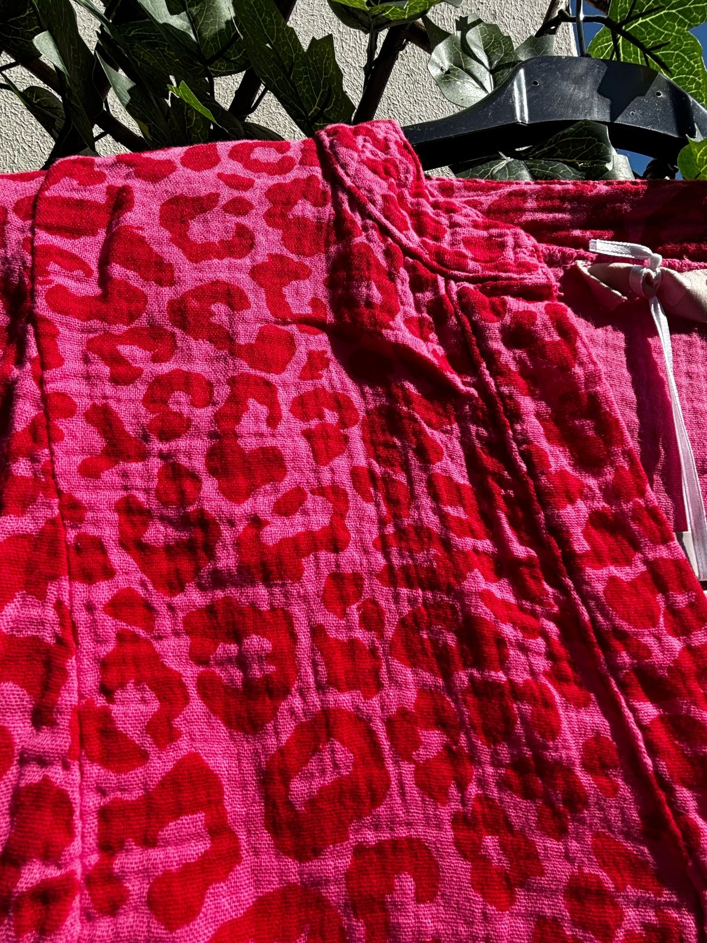Musselinbluse, pink-leo
