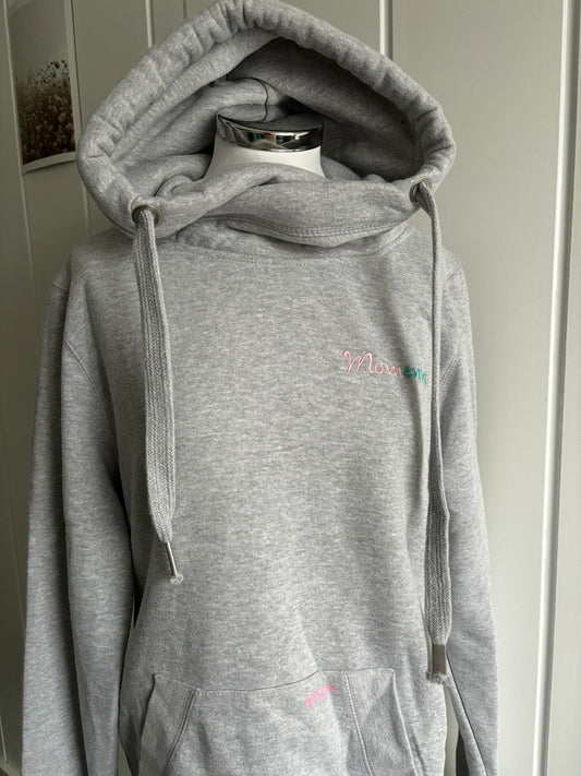 Crossneck Hoodie mit Stick MOMents