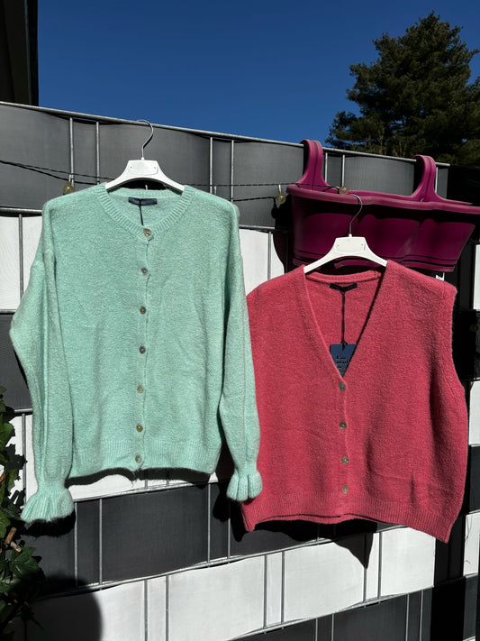 Strickjacke mit Rüschenbündchen
